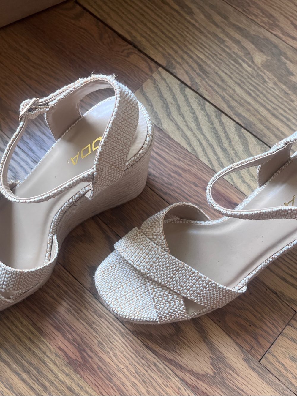 Soda Beige Woven Ankle-Strap Wedge Sandals 8.5 - Picture 3 of 6